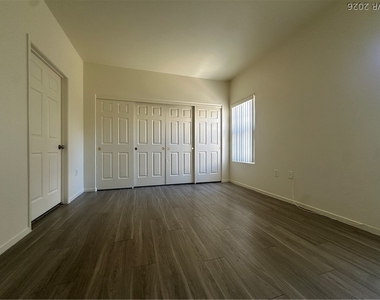 9303 Gilcrease Avenue - Photo Thumbnail 11