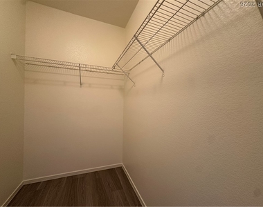 9303 Gilcrease Avenue - Photo Thumbnail 16