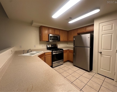 9303 Gilcrease Avenue - Photo Thumbnail 8