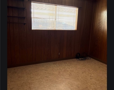 1604 Durell Lane - Photo Thumbnail 23
