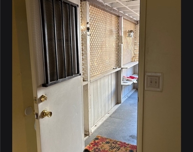 1604 Durell Lane - Photo Thumbnail 6