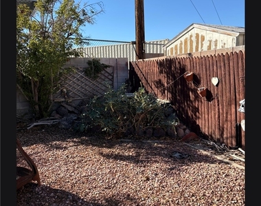 1604 Durell Lane - Photo Thumbnail 25