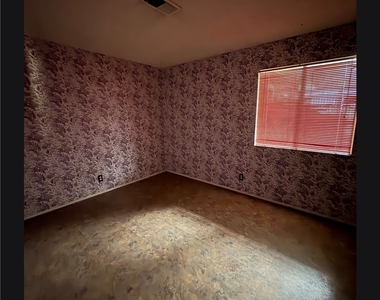 1604 Durell Lane - Photo Thumbnail 24
