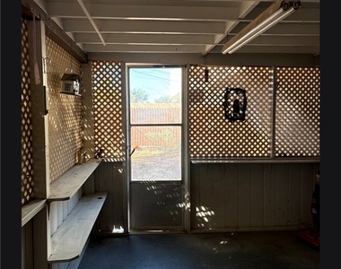 1604 Durell Lane - Photo Thumbnail 20