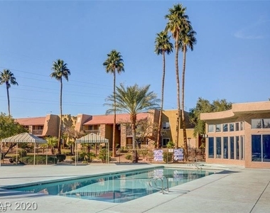 5221 River Glen Drive - Photo Thumbnail 9