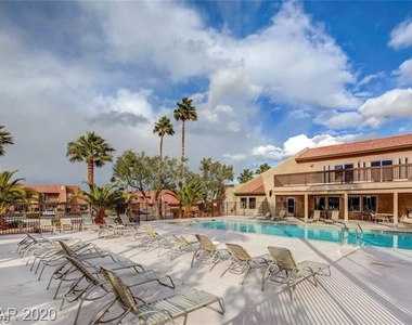 5221 River Glen Drive - Photo Thumbnail 8
