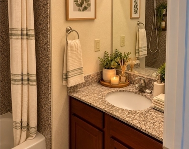 5221 River Glen Drive - Photo Thumbnail 31
