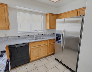 5025 Golfridge Drive - Photo Thumbnail 12