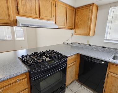 5025 Golfridge Drive - Photo Thumbnail 11