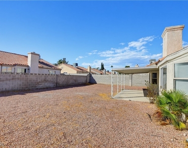 5025 Golfridge Drive - Photo Thumbnail 27