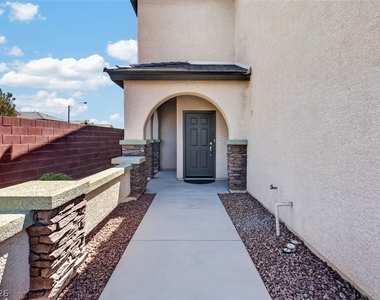 10721 Arusha Avenue - Photo Thumbnail 8