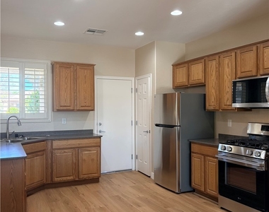 2575 Sargon Street - Photo Thumbnail 5