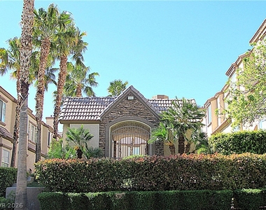 8404 Tiger Woods Avenue - Photo Thumbnail 13