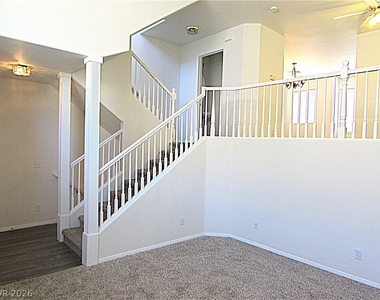 8404 Tiger Woods Avenue - Photo Thumbnail 3