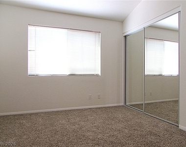 8404 Tiger Woods Avenue - Photo Thumbnail 11