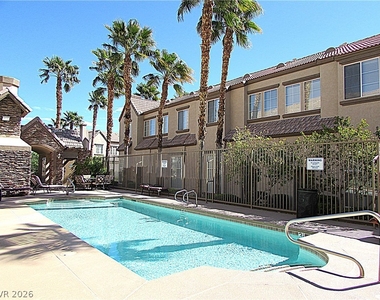 8404 Tiger Woods Avenue - Photo Thumbnail 16