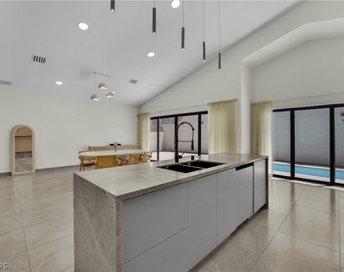 8121 Sunset Cove Drive - Photo Thumbnail 14