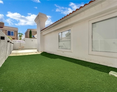 8121 Sunset Cove Drive - Photo Thumbnail 49