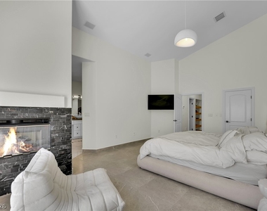 8121 Sunset Cove Drive - Photo Thumbnail 26