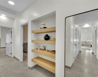 8121 Sunset Cove Drive - Photo Thumbnail 21
