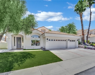 8121 Sunset Cove Drive - Photo Thumbnail 2
