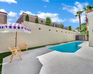 8121 Sunset Cove Drive - Photo Thumbnail 41