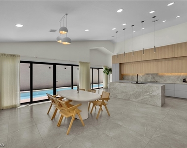 8121 Sunset Cove Drive - Photo Thumbnail 9