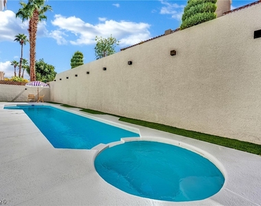 8121 Sunset Cove Drive - Photo Thumbnail 46