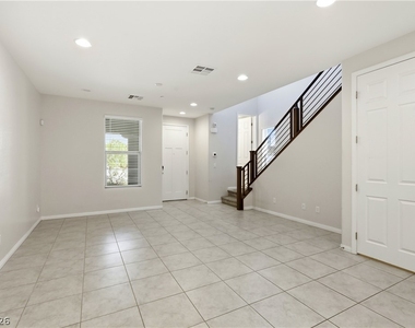 11712 Redwood Mountain Avenue - Photo Thumbnail 9