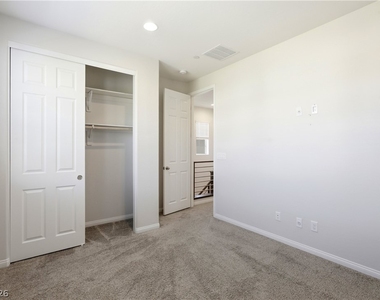 11712 Redwood Mountain Avenue - Photo Thumbnail 20