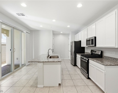 11712 Redwood Mountain Avenue - Photo Thumbnail 14