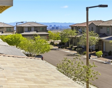 11712 Redwood Mountain Avenue - Photo Thumbnail 32