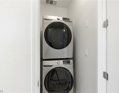 11712 Redwood Mountain Avenue - Photo Thumbnail 22