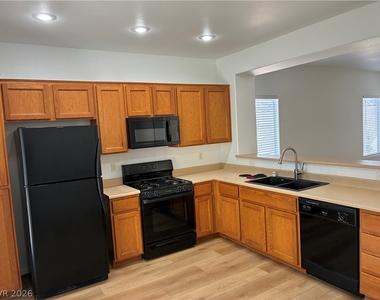 1389 Kapelle Street - Photo Thumbnail 1