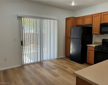 1389 Kapelle Street - Photo Thumbnail 3