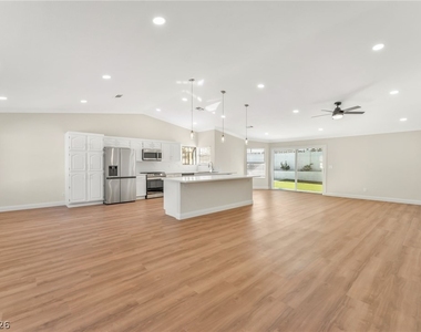 6105 Sadler Drive - Photo Thumbnail 2