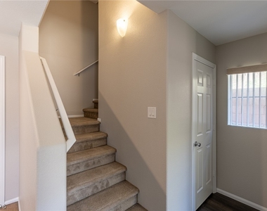 10408 Wildflower Gully Street - Photo Thumbnail 8