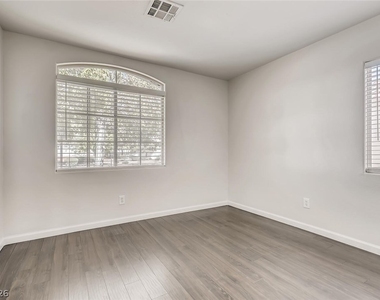427 Regal Robin Way - Photo Thumbnail 15