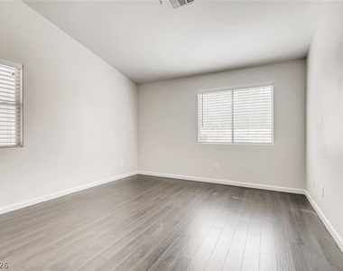 427 Regal Robin Way - Photo Thumbnail 10