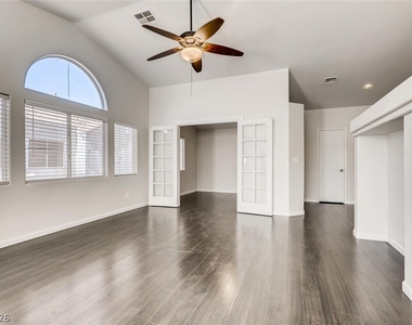 427 Regal Robin Way - Photo Thumbnail 4