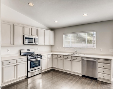 427 Regal Robin Way - Photo Thumbnail 6