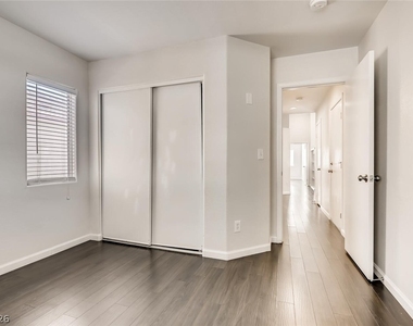 427 Regal Robin Way - Photo Thumbnail 16