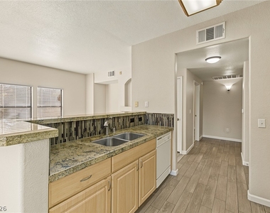 8250 N Grand Canyon Drive - Photo Thumbnail 16