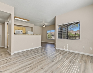8250 N Grand Canyon Drive - Photo Thumbnail 7