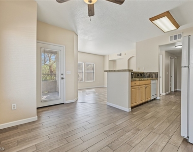 8250 N Grand Canyon Drive - Photo Thumbnail 10