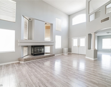 8413 Chinook Candy Court - Photo Thumbnail 8