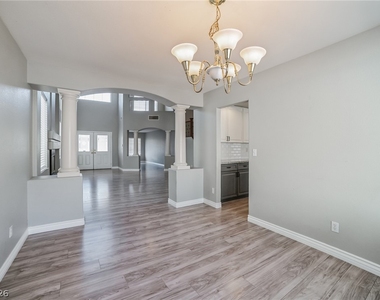 8413 Chinook Candy Court - Photo Thumbnail 6