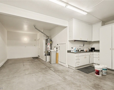 5558 Golden Palms Court - Photo Thumbnail 31