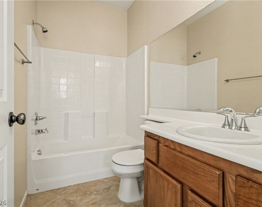 5558 Golden Palms Court - Photo Thumbnail 14