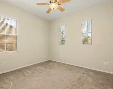 5558 Golden Palms Court - Photo Thumbnail 12